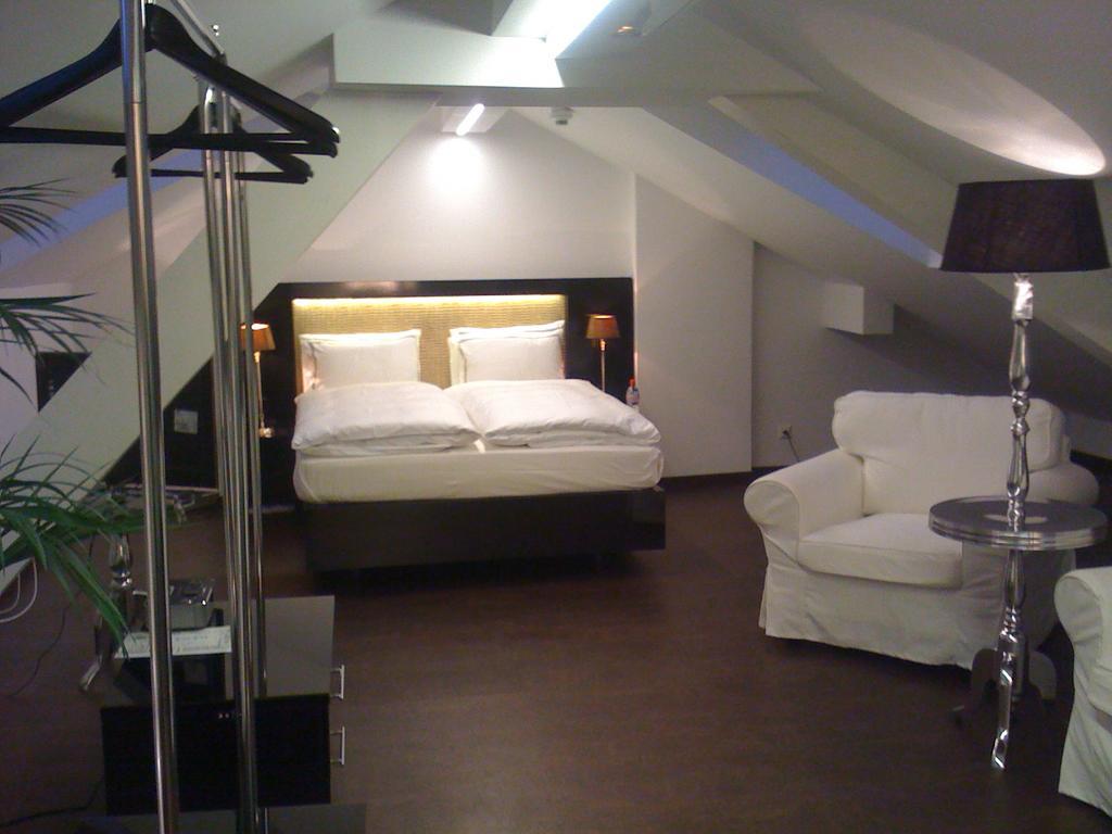 One-Bedroom Suite,320954337:JPEG