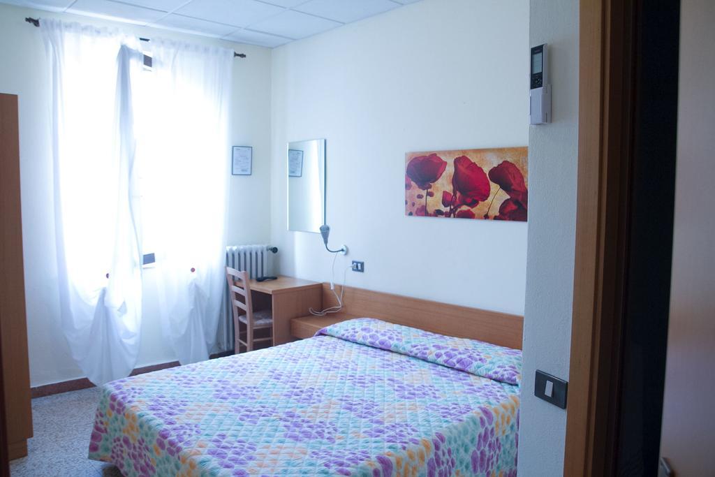 Double or Twin Room,396983130:JPEG