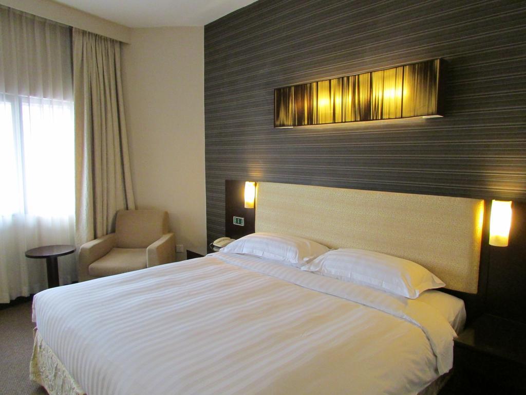 Communicerende Kamer met Queensize Bed