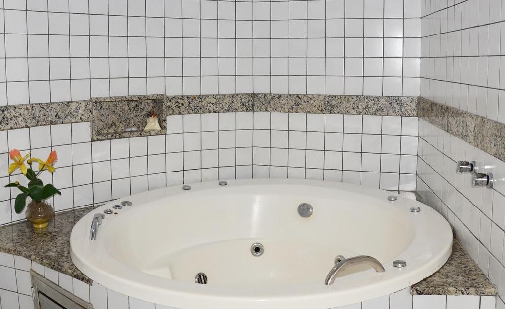 Quarto Duplo Super Luxo com Banheira de Hidromassagem