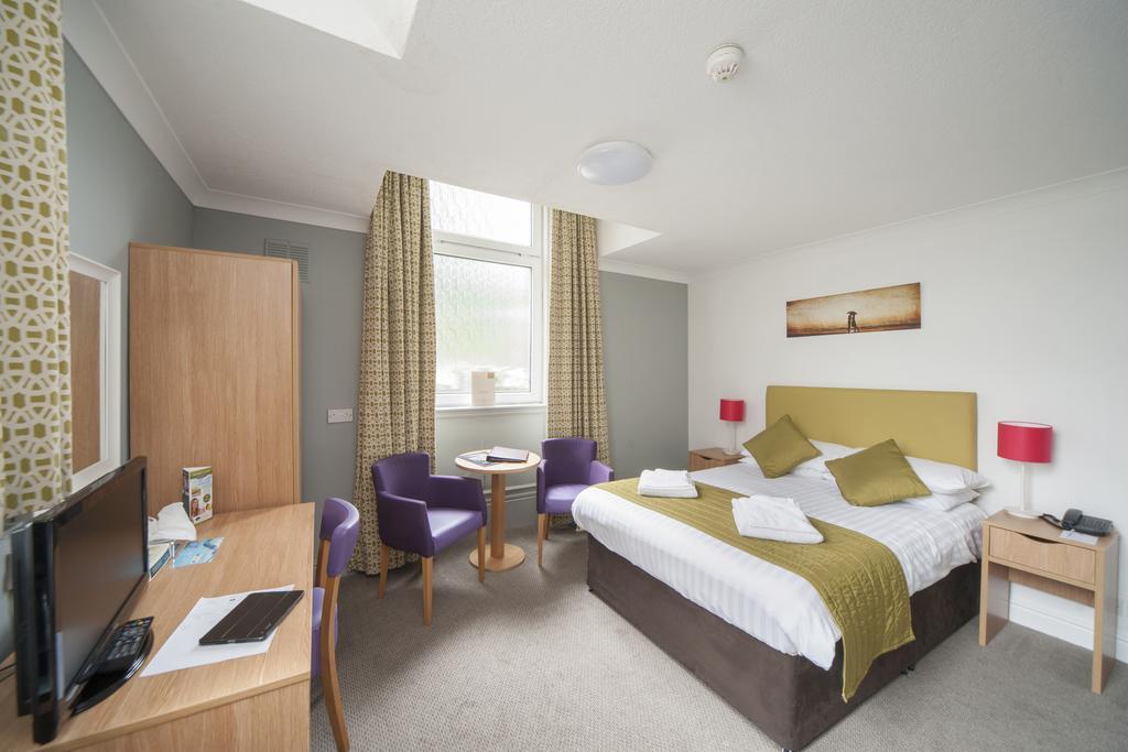Double or Twin Room with Sea View