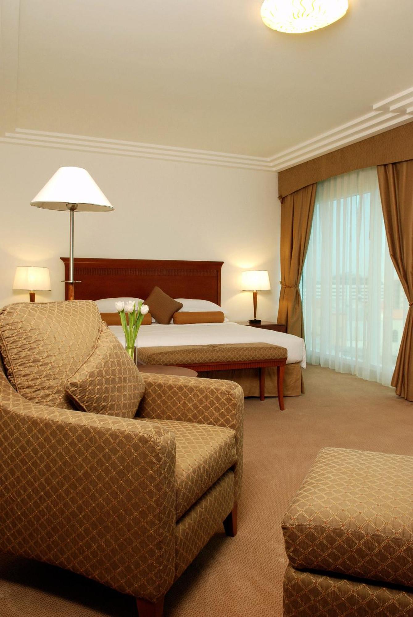 Apartamento de 4 dormitorios con cena de gala obligatoria (suplemento de 1600 AED por adulto y 800 AED por niño)