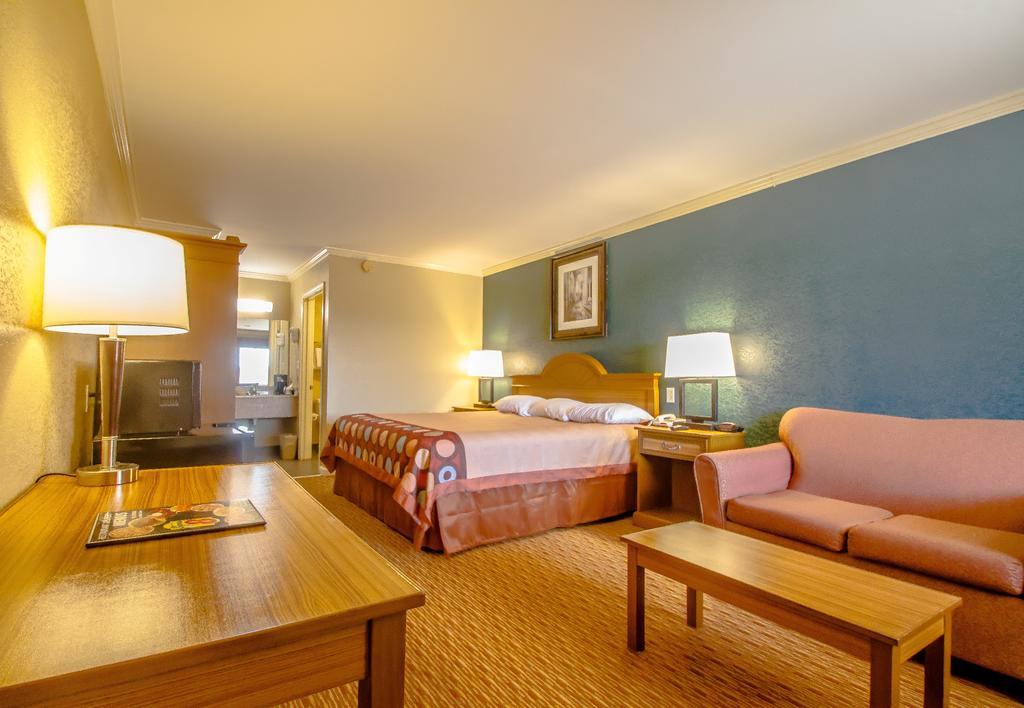 King Room - Non-Smoking