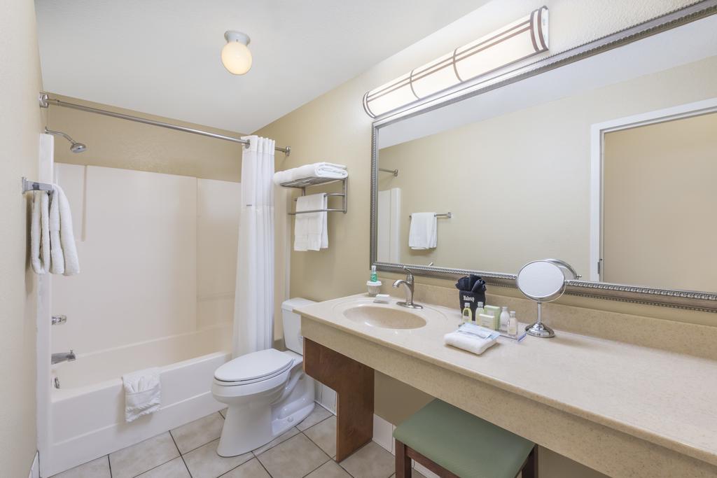 Deluxe Two-Bedroom Suite