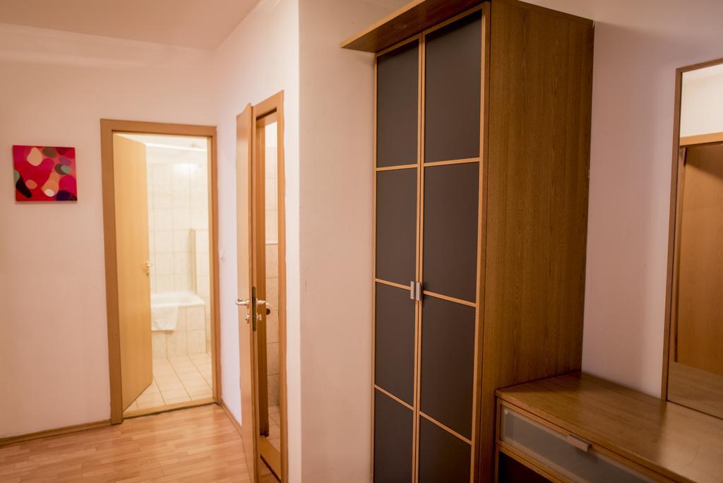 Apartamento de 2 dormitorios con balcón