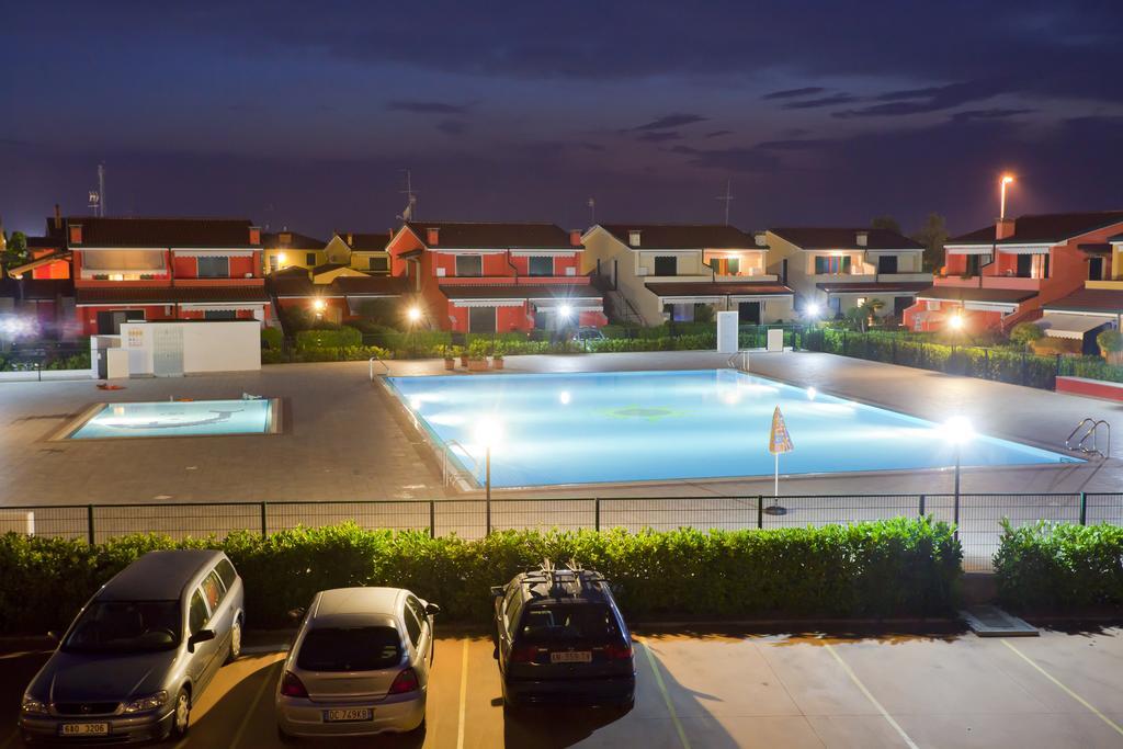Junior Suite with Pool View