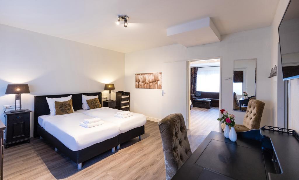 One-Bedroom Apartment,1516408027:JPEG