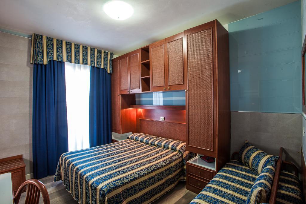 Triple Room with access to the Beach,724007674:JPEG