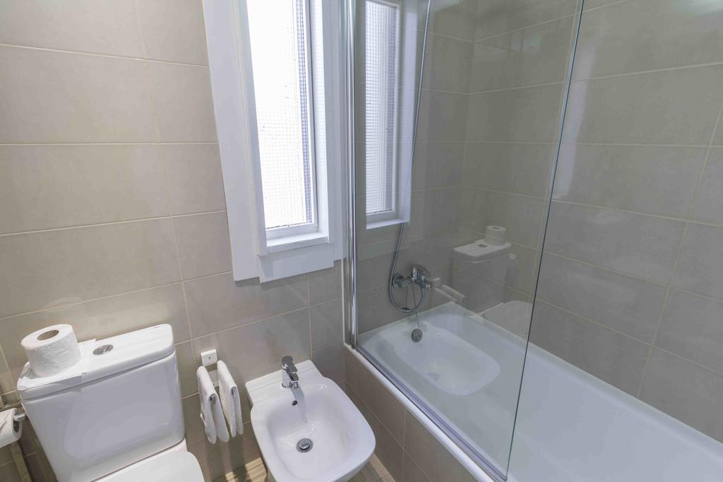Quarto Familiar (2 Adultos + 2 Crianças)