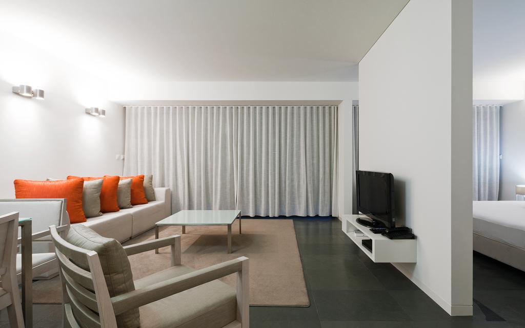 Studio,382460092:JPEG