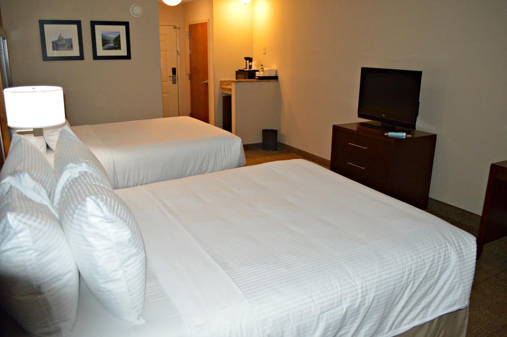 Queen Room with Two Queen Beds - Disability Access