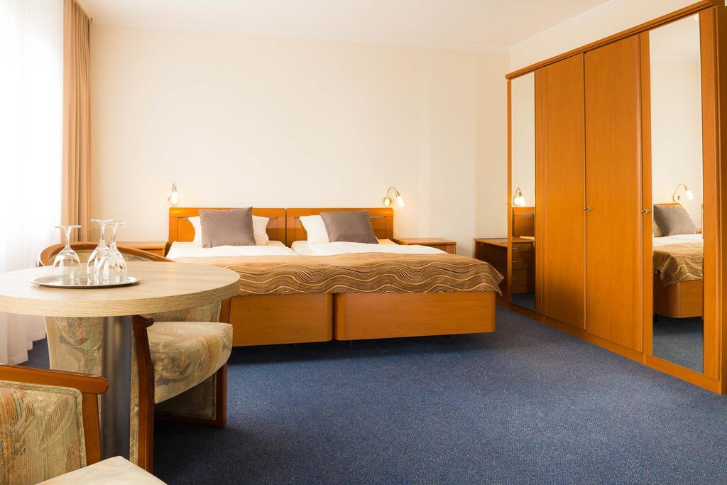 Dreibettzimmer