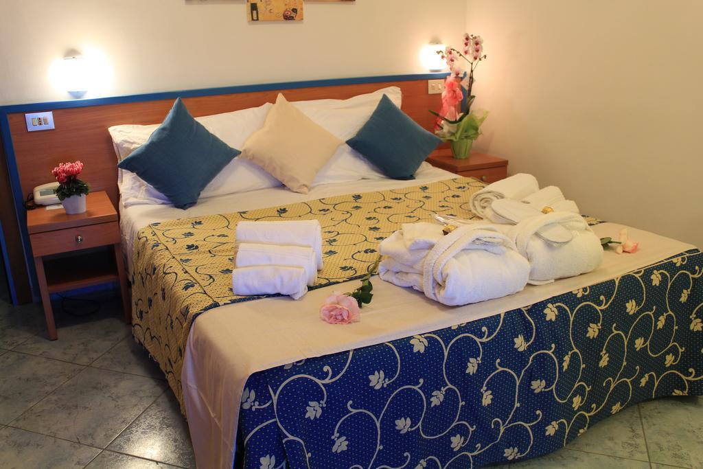 Superior Double or Twin Room Sea View