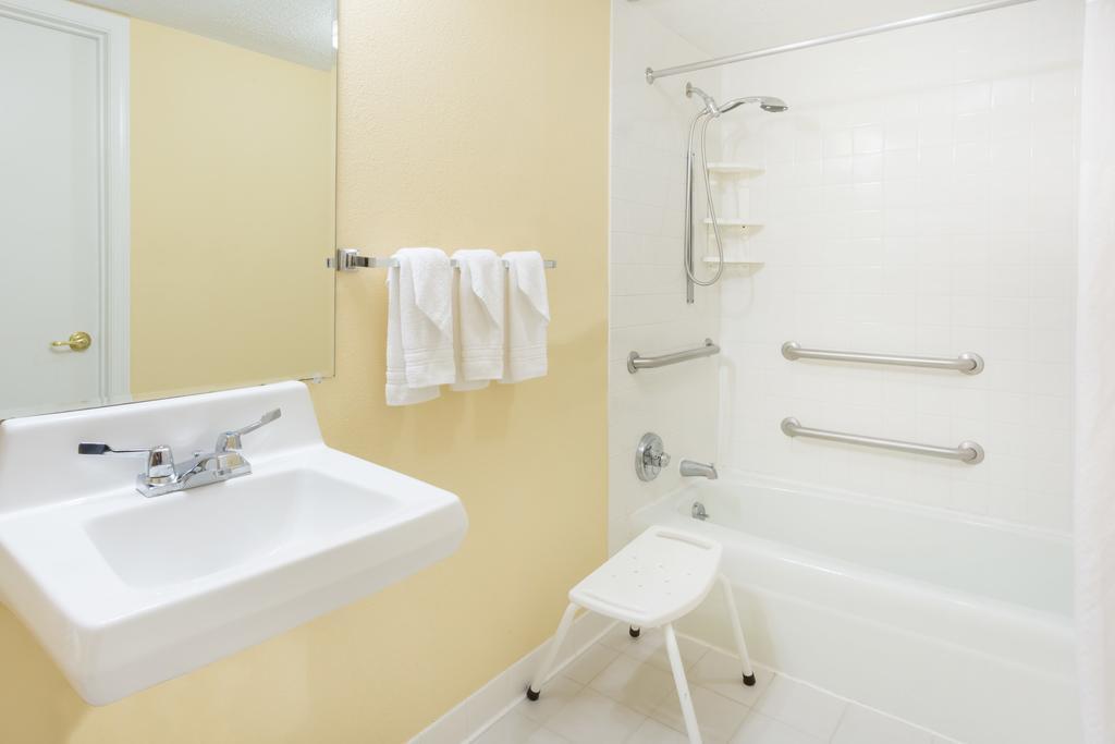 King Room - Mobility Access/Non-Smoking