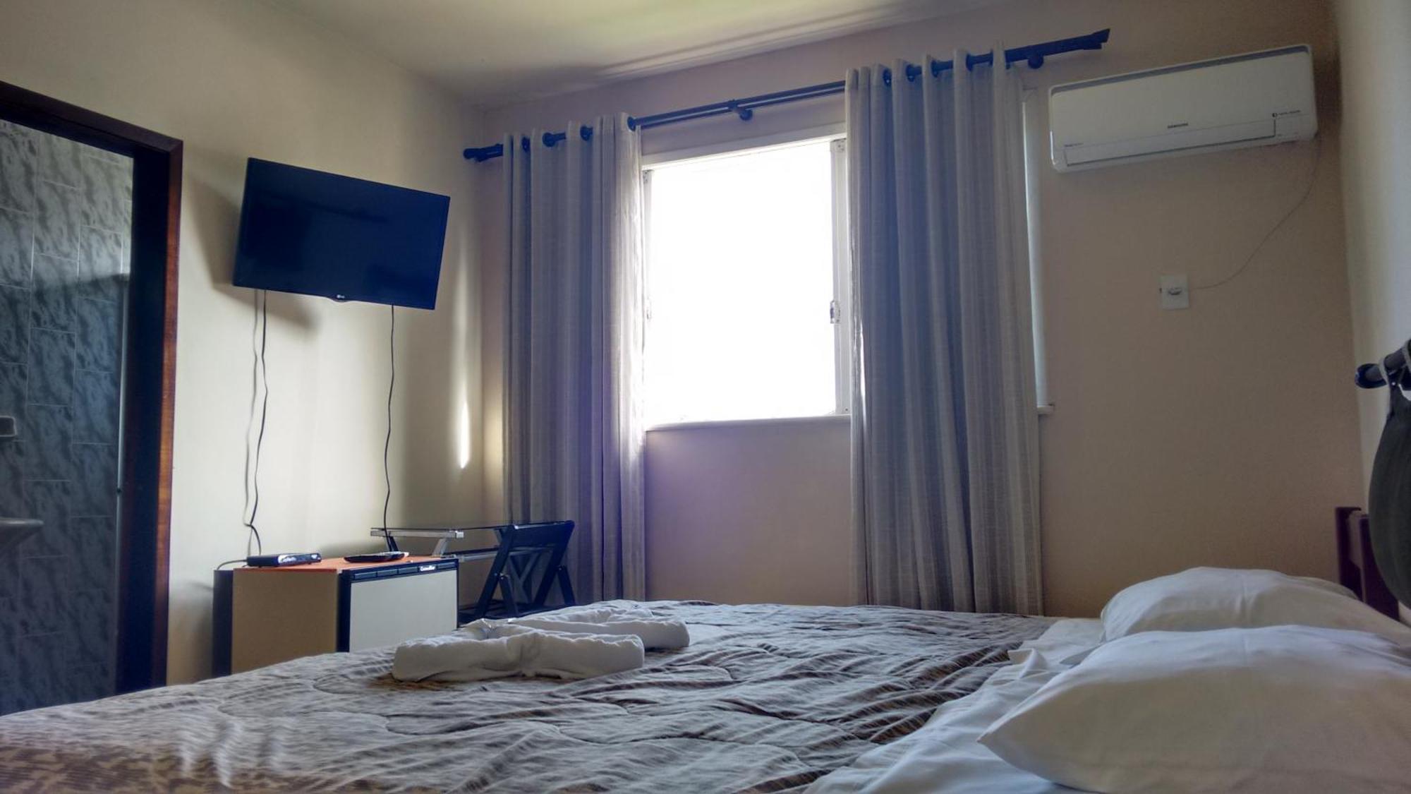 Quarto com 2 Camas de Solteiro