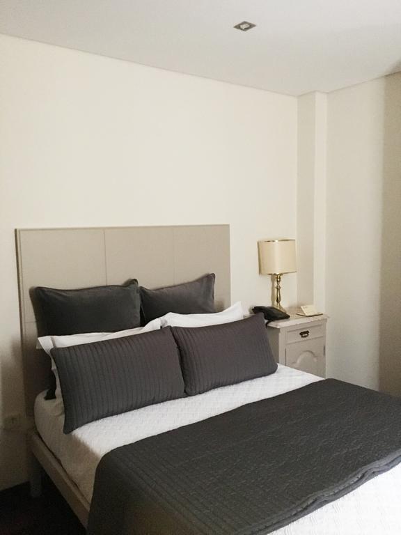 Single Room,400169898:JPEG