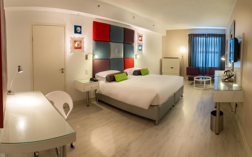 Standard Zimmer mit Kingsize-Bett