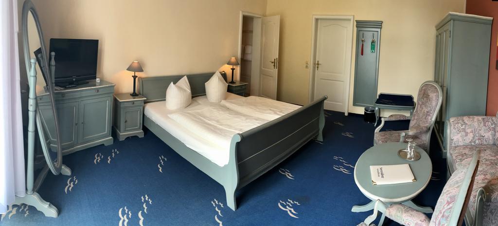 Doppelzimmer mit Balkon