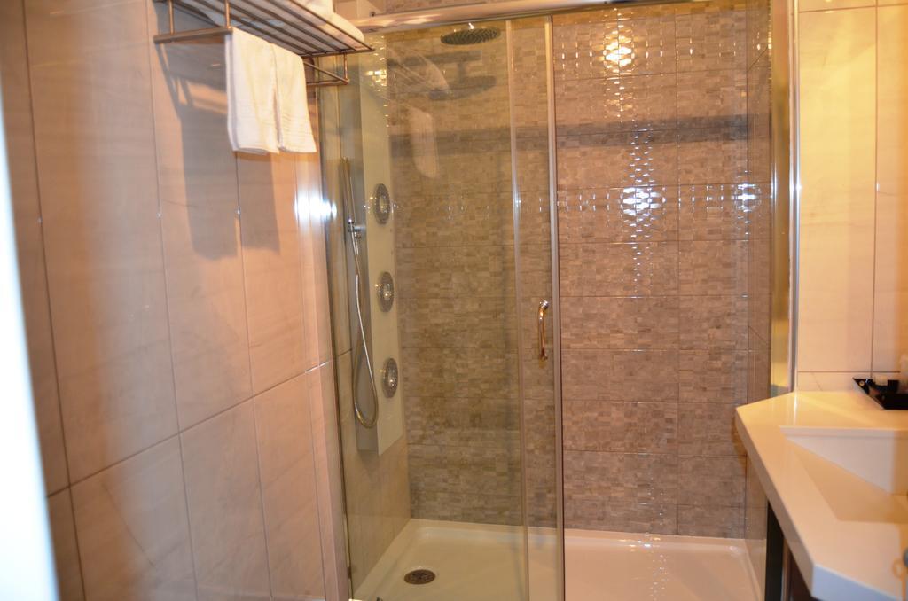 Deluxe Suite,402316860:JPEG