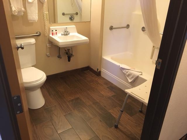 Queen Room - Disability Access/Non-Smoking