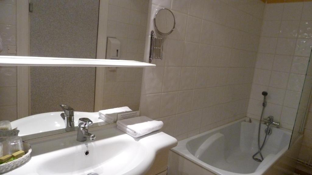 Grande Chambre Lits jumeaux avec baignoire