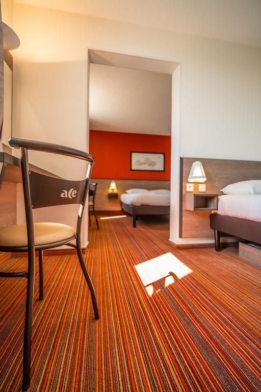 Family Suite (4 Adults + 1 Child),1643774347:JPEG