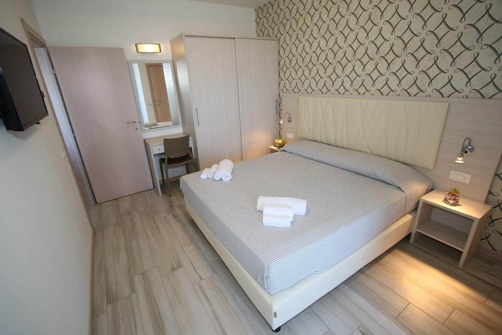 One-Bedroom Apartment (2 Adults),408416451:JPEG