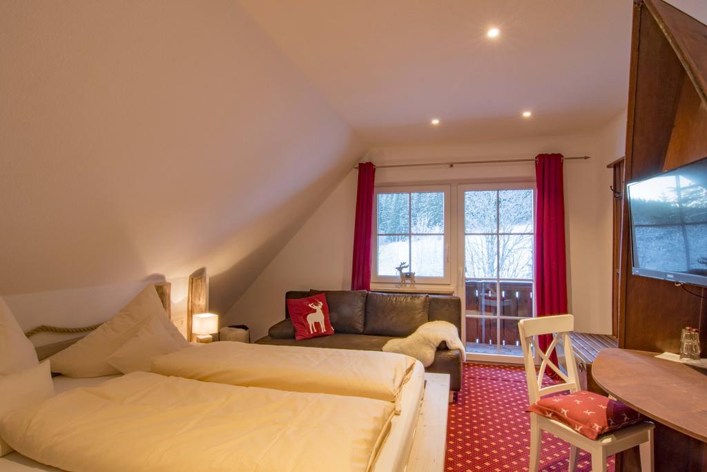 Double Room with Balcony,411285699:JPEG