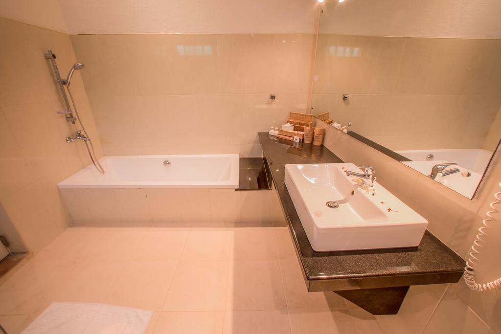 Junior Suite Double with 10 minutes FREE Head Massage maximum for 1 person per room & 15% Discount on Beverages