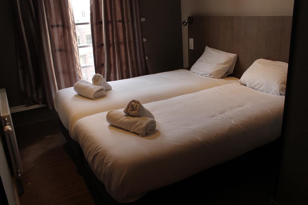 Standard Twin Room,415699653:JPEG