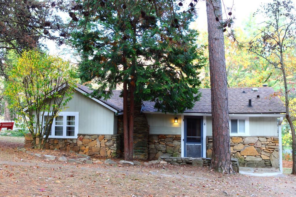 Cottage Six