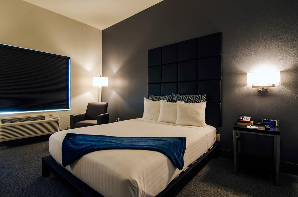 Standard King Room