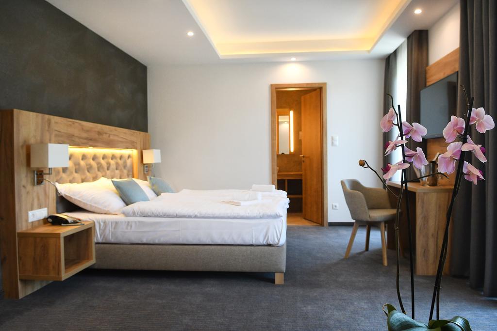 Superior Triple Room with Balcony,437579826:JPEG