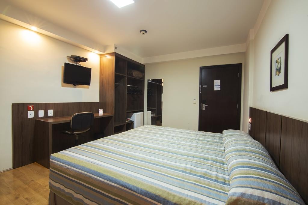 Quarto Superior com Cama King-size
