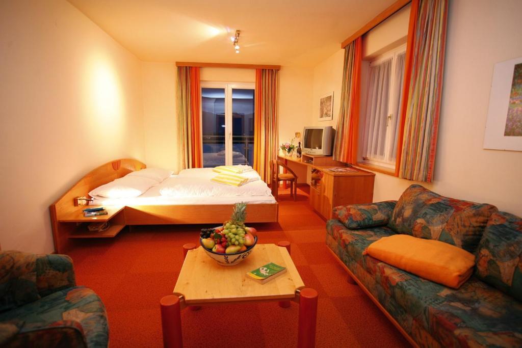 Triple Room,68449427:JPEG