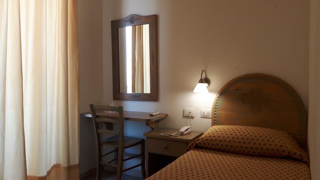 Single Room,424331589:JPEG