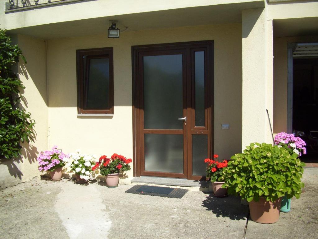 Apartment with Garden View