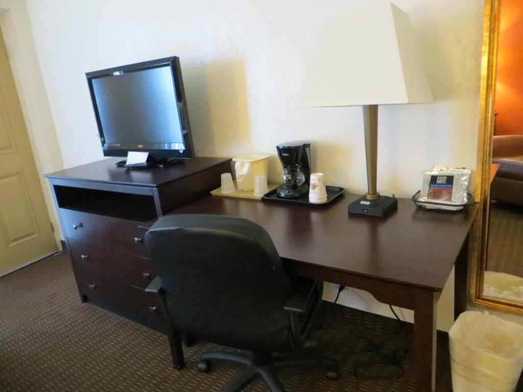 Double Room with Two Double Beds - Non-Smoking
