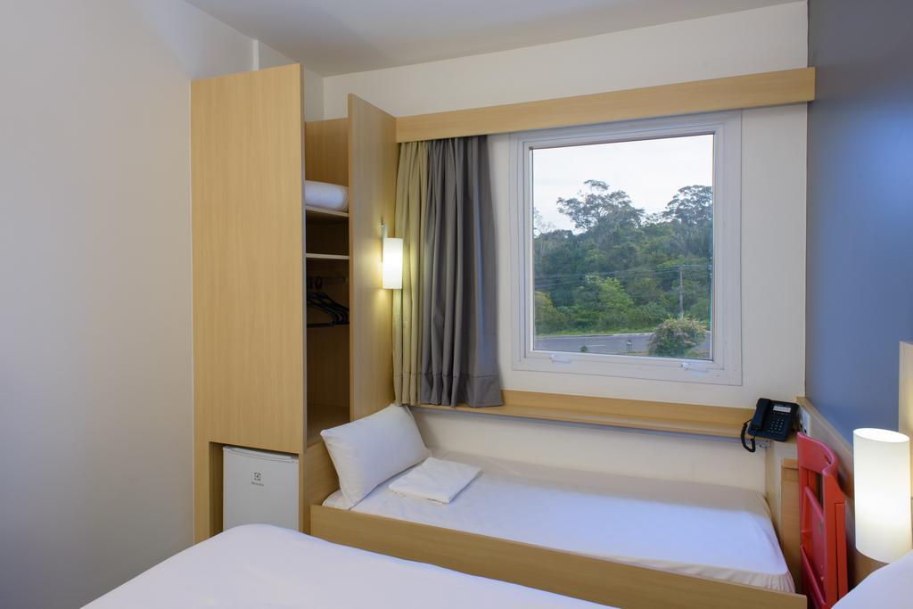 Quarto Duplo com Cama Extra para Crianças