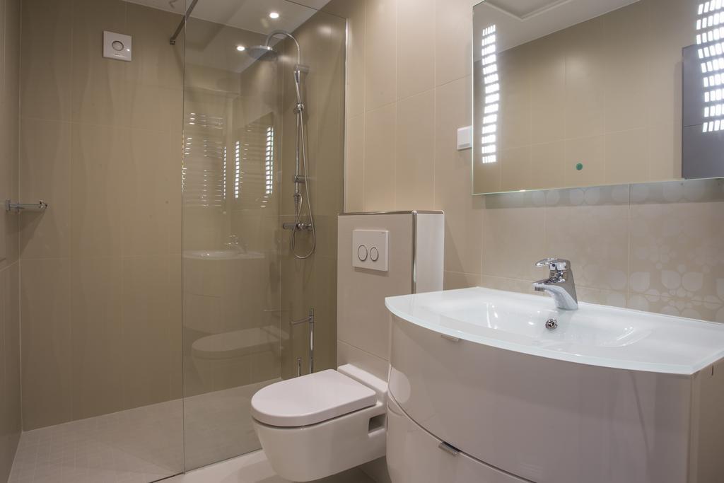 Two-Bedroom Apartment,711791419:JPEG