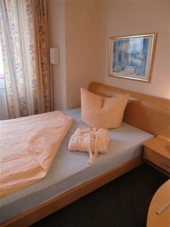Single Room,1730002957:JPEG