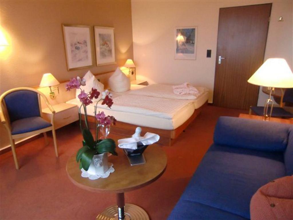 Triple Room,1739376200:JPEG