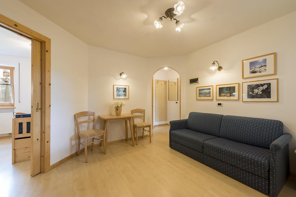 Apartment with Terrace,448365603:JPEG