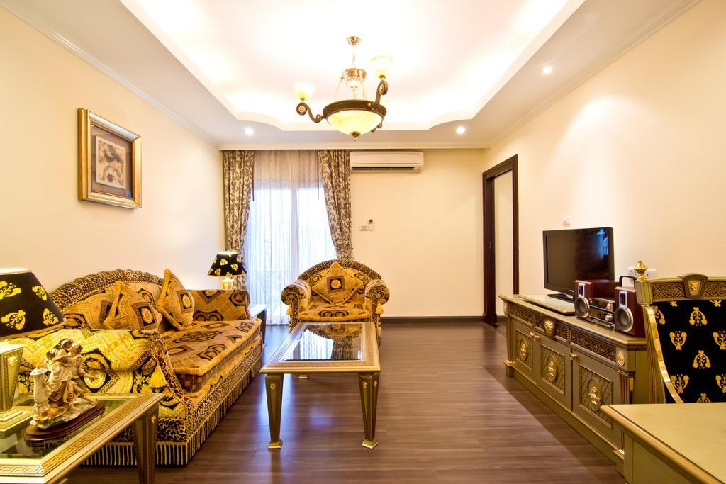 Versace Suite