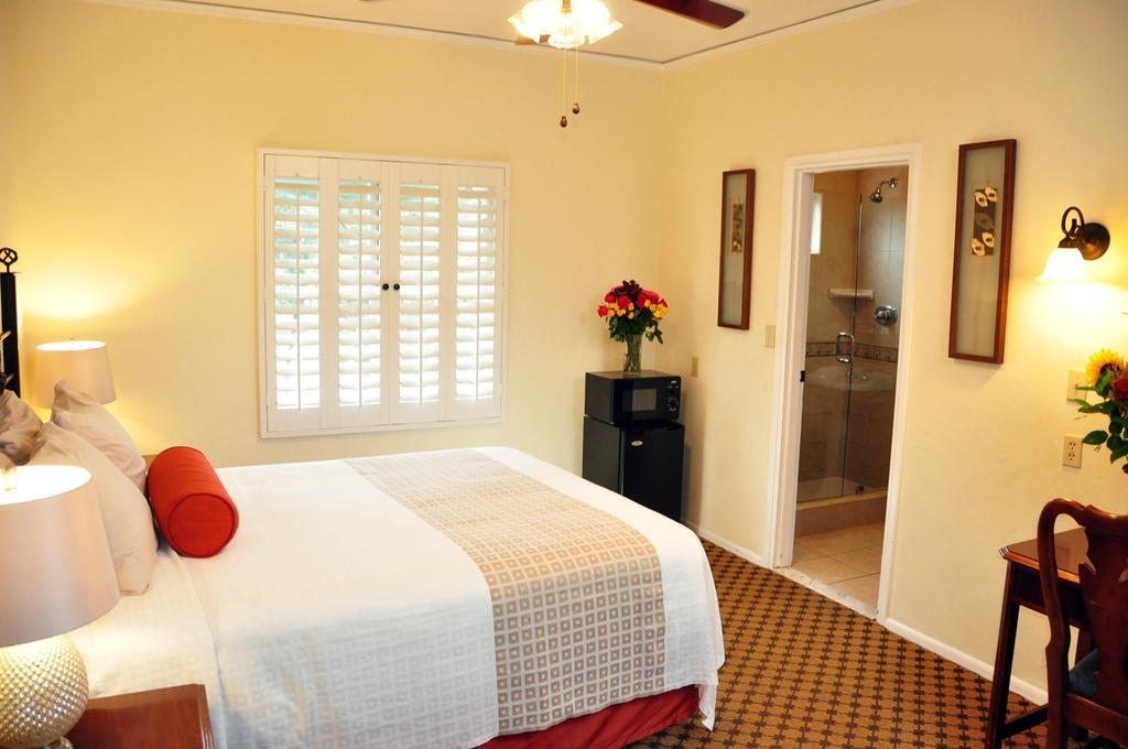 Quarto com Cama Queen-size