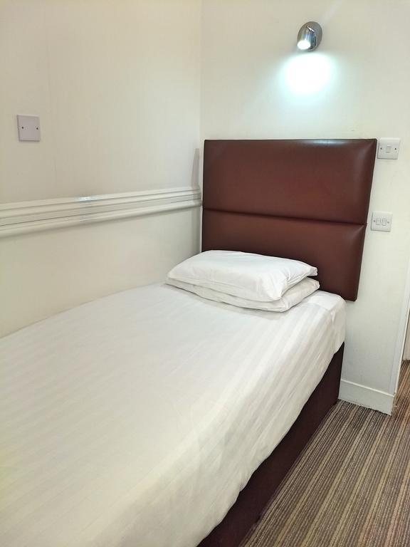 Single Room with Private External Bathroom,1585457783:JPEG