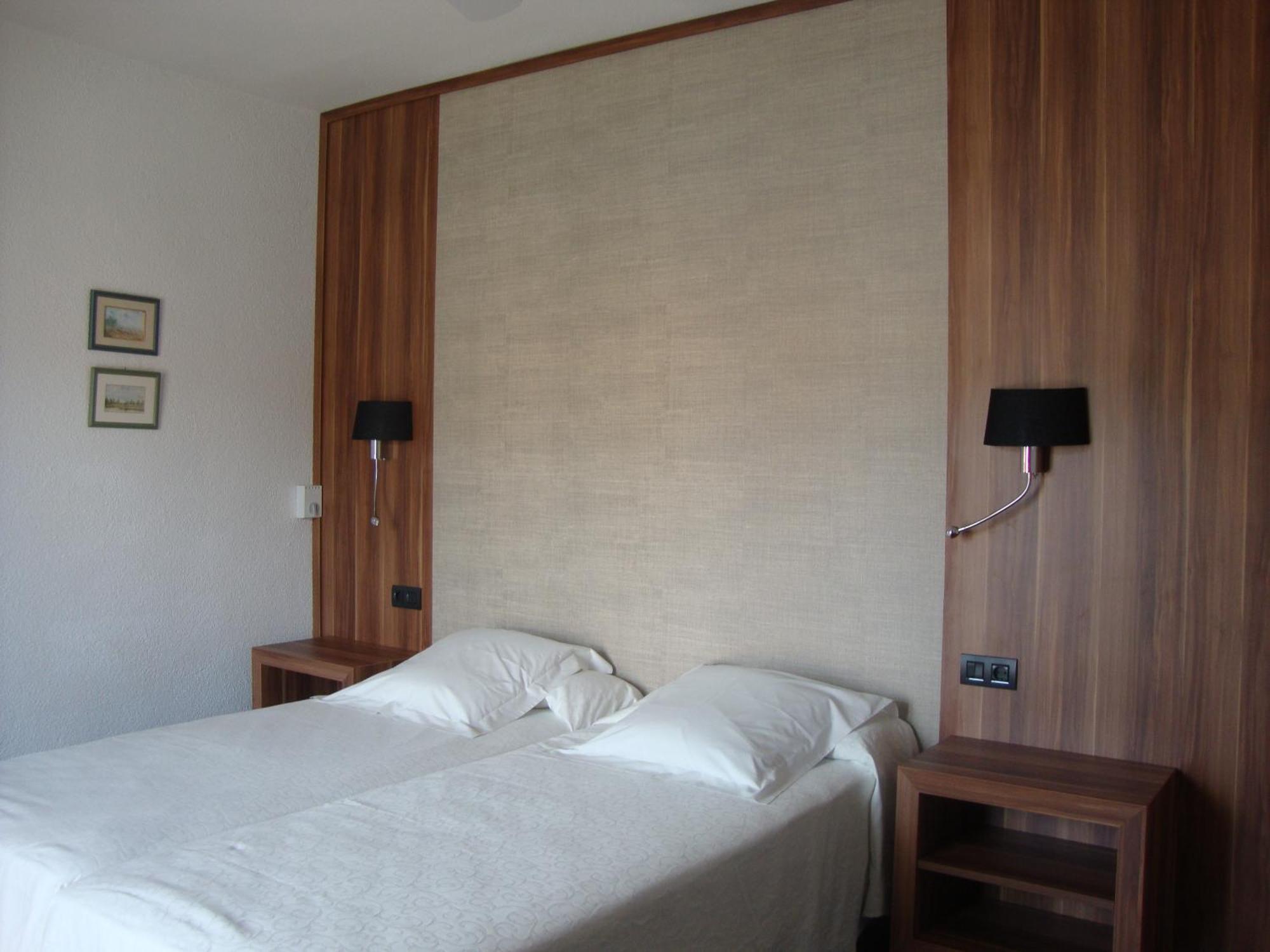 Habitación Doble Deluxe con balcón y vistas al mar