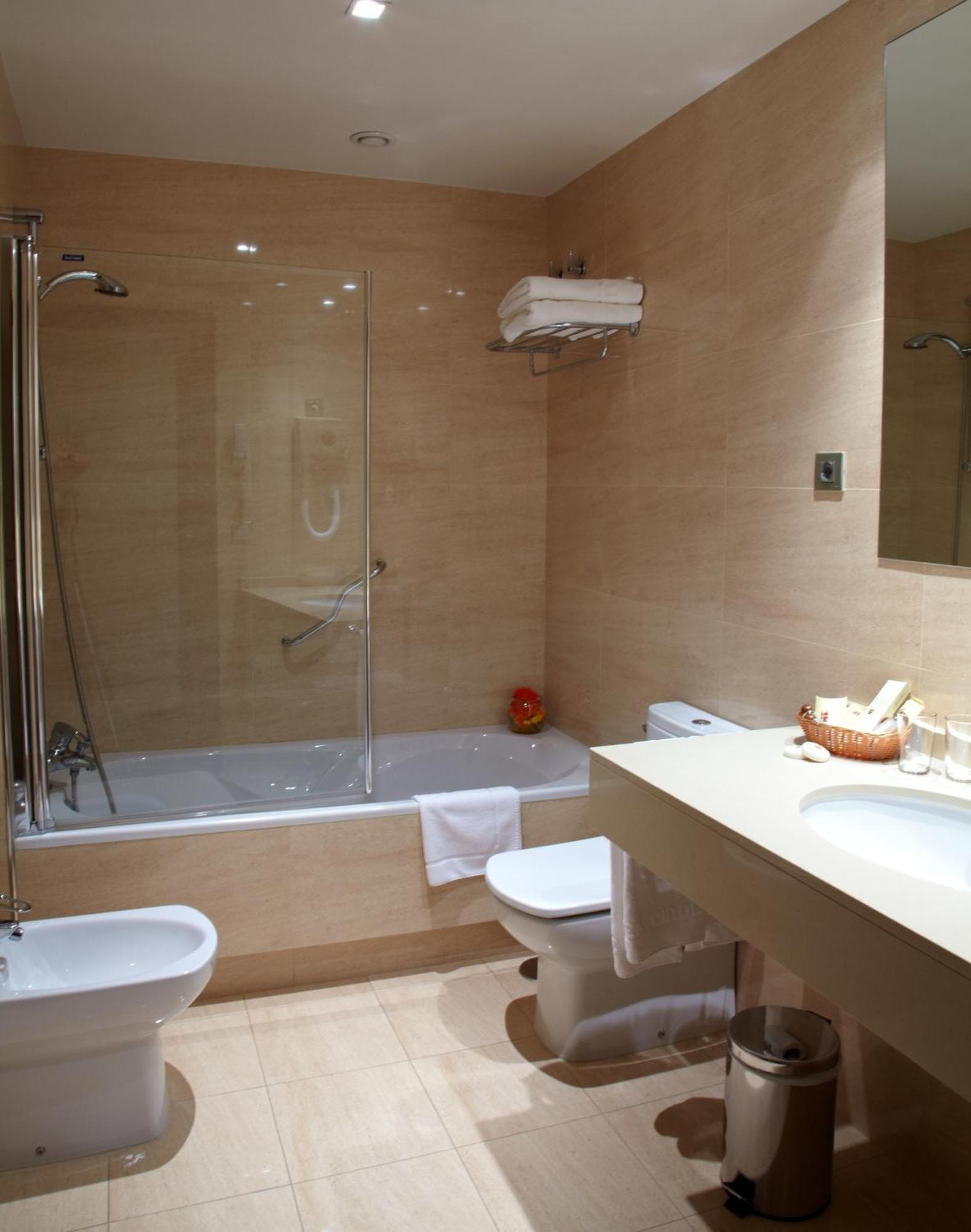 Family Room,1622014701:JPEG