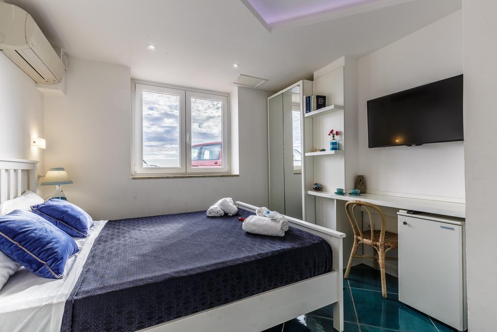 Double Room with Sea View,463720989:JPEG