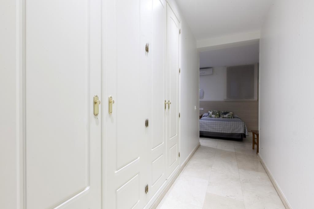 Family Room,250894869:JPEG